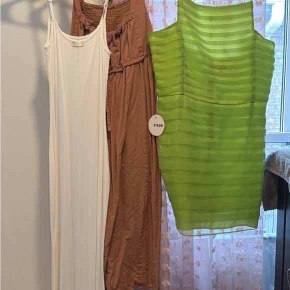 Dresses - Picture 11 of 15